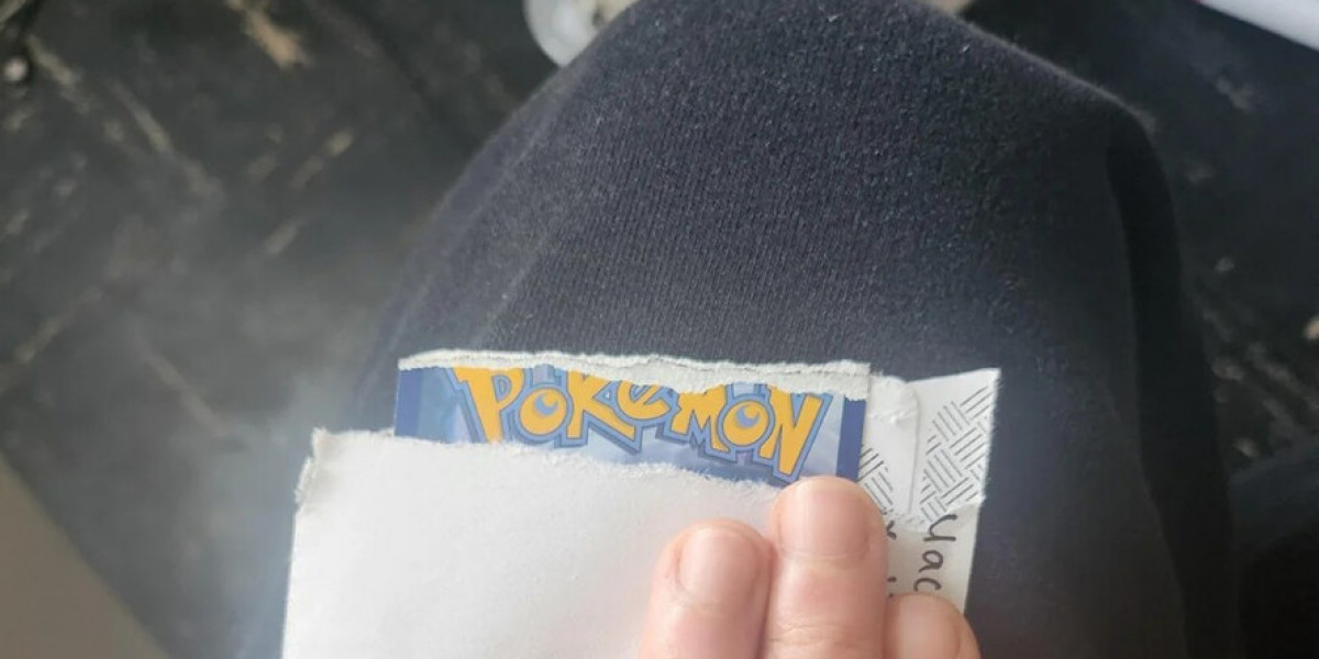 Pokémon-Karten öffnen: Vorsicht vor Toploader-Rissen