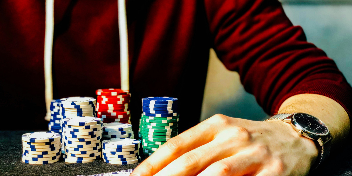 The Evolution of Online Casino Bonuses: Understanding the Impact of Changing Regulations and Player Preferences in 2025