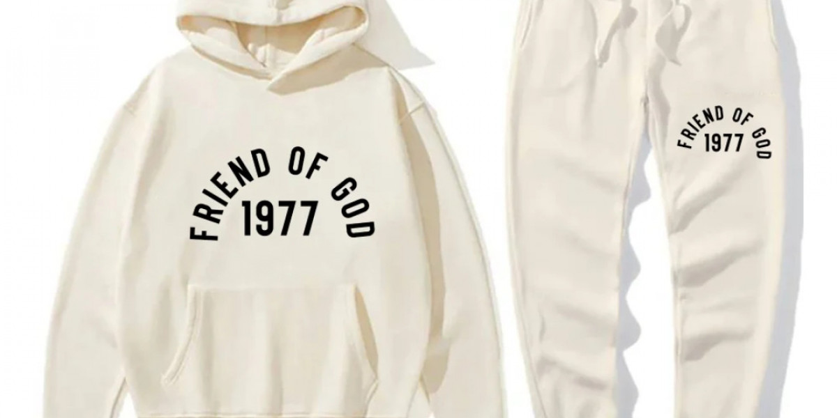 Essentials Hoodie Ultimate Comfort for Winter Days