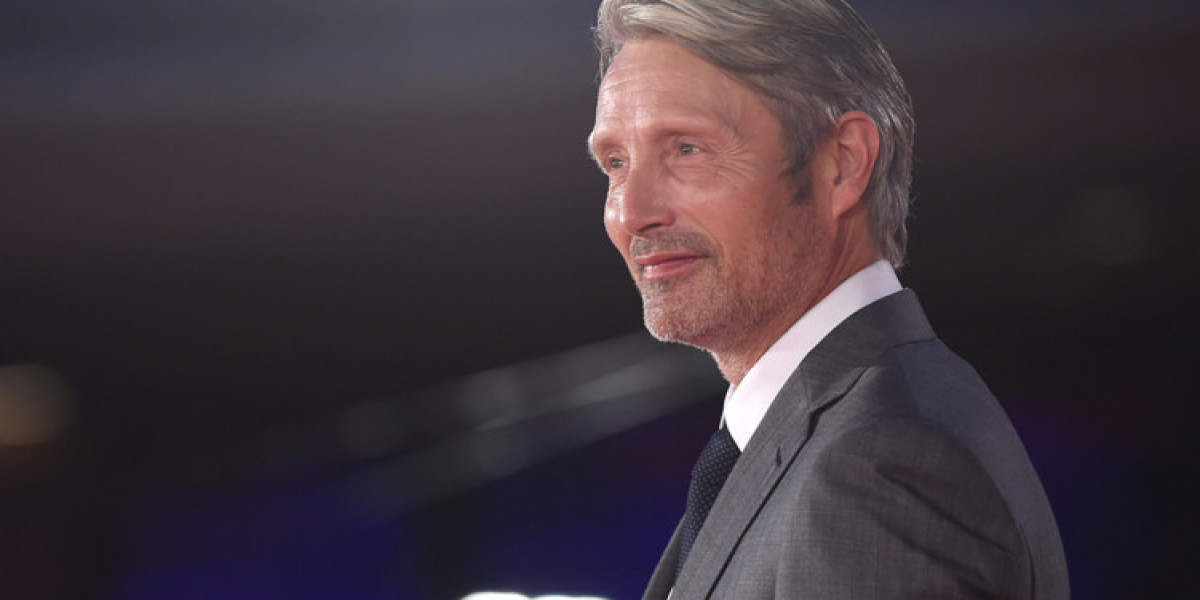 Mads Mikkelsen Cast as Grindelwald - Fantastic Beasts 3
