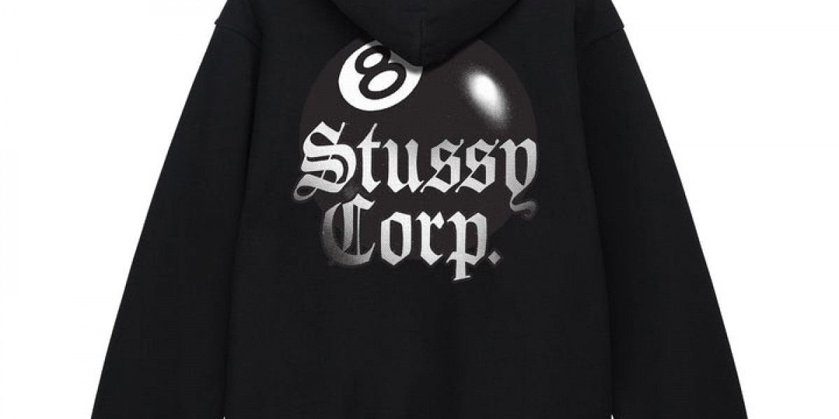 Stussy crewneck becomes the hero of street fashion