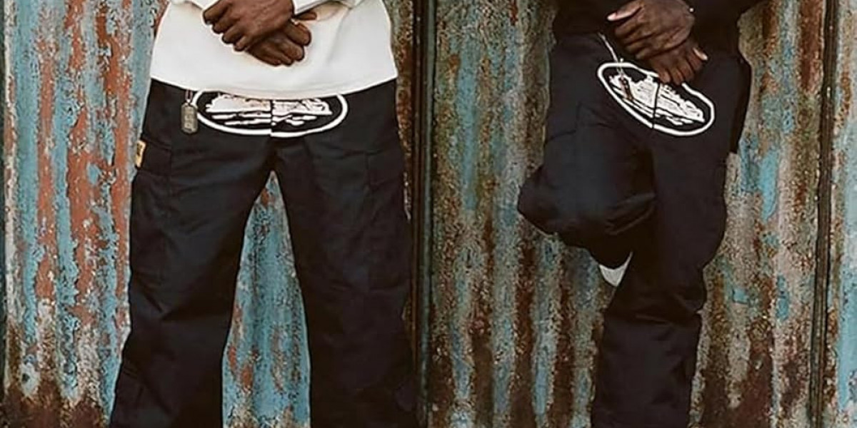 Level Up Your Streetwear Game with Corteiz Pantaloni