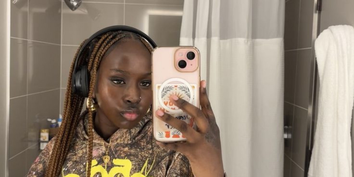 King Sp5derr sweatpants suitable for outdoor use