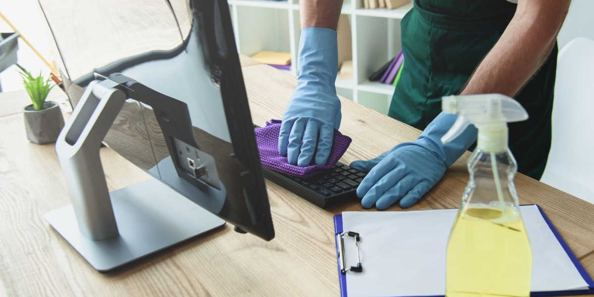 How Professional Cleaners Transform Your Home From Top to Bottom