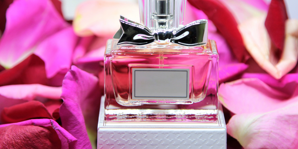 Fresh vs Woody vs Oriental: Understanding Perfume Types for Women