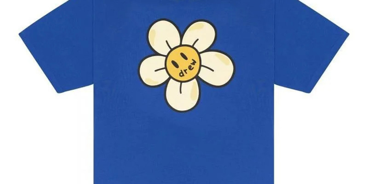 Drew Hoodie Outfit Ideas for Winter and Summer